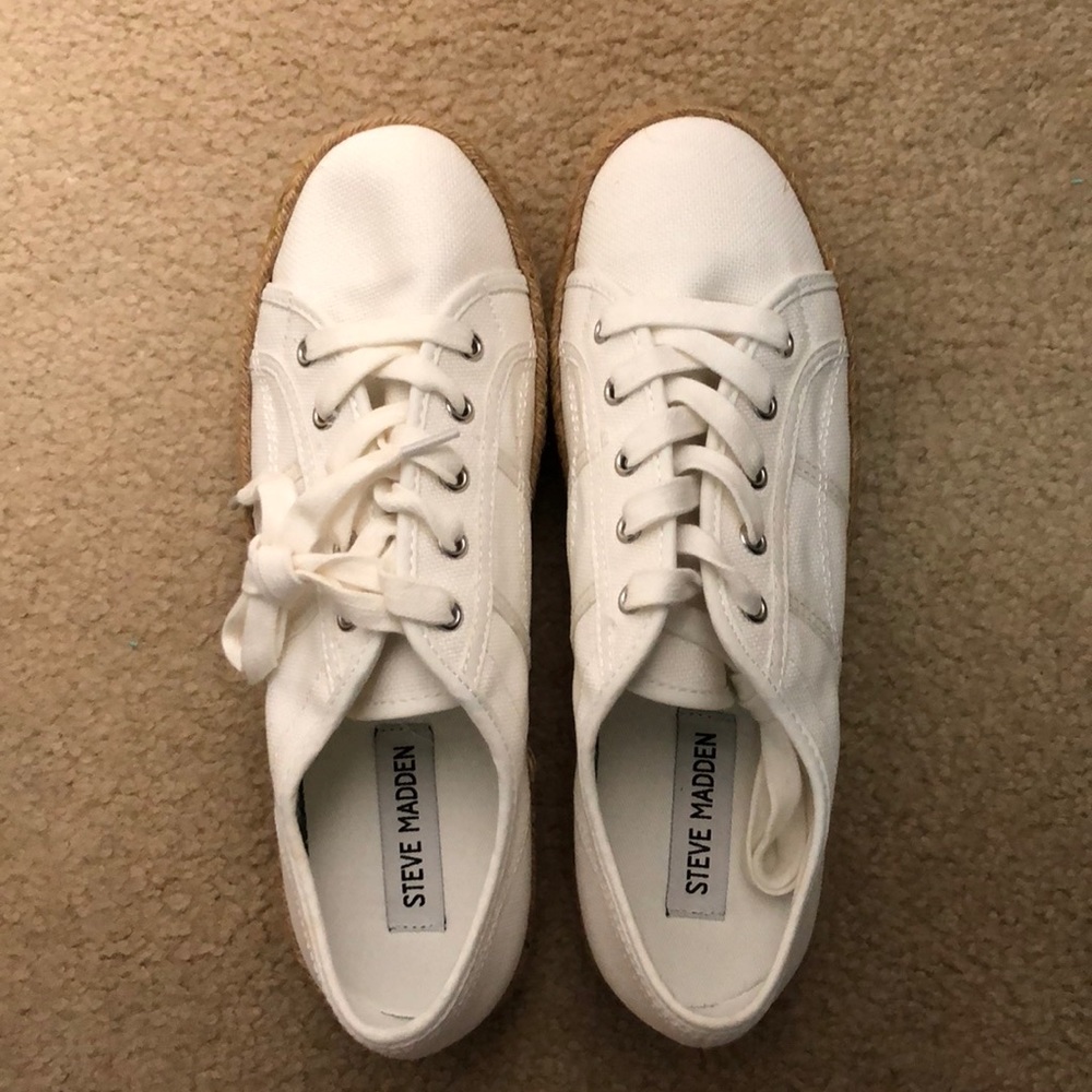 Steve Madden Hampton Flat Form Shoes